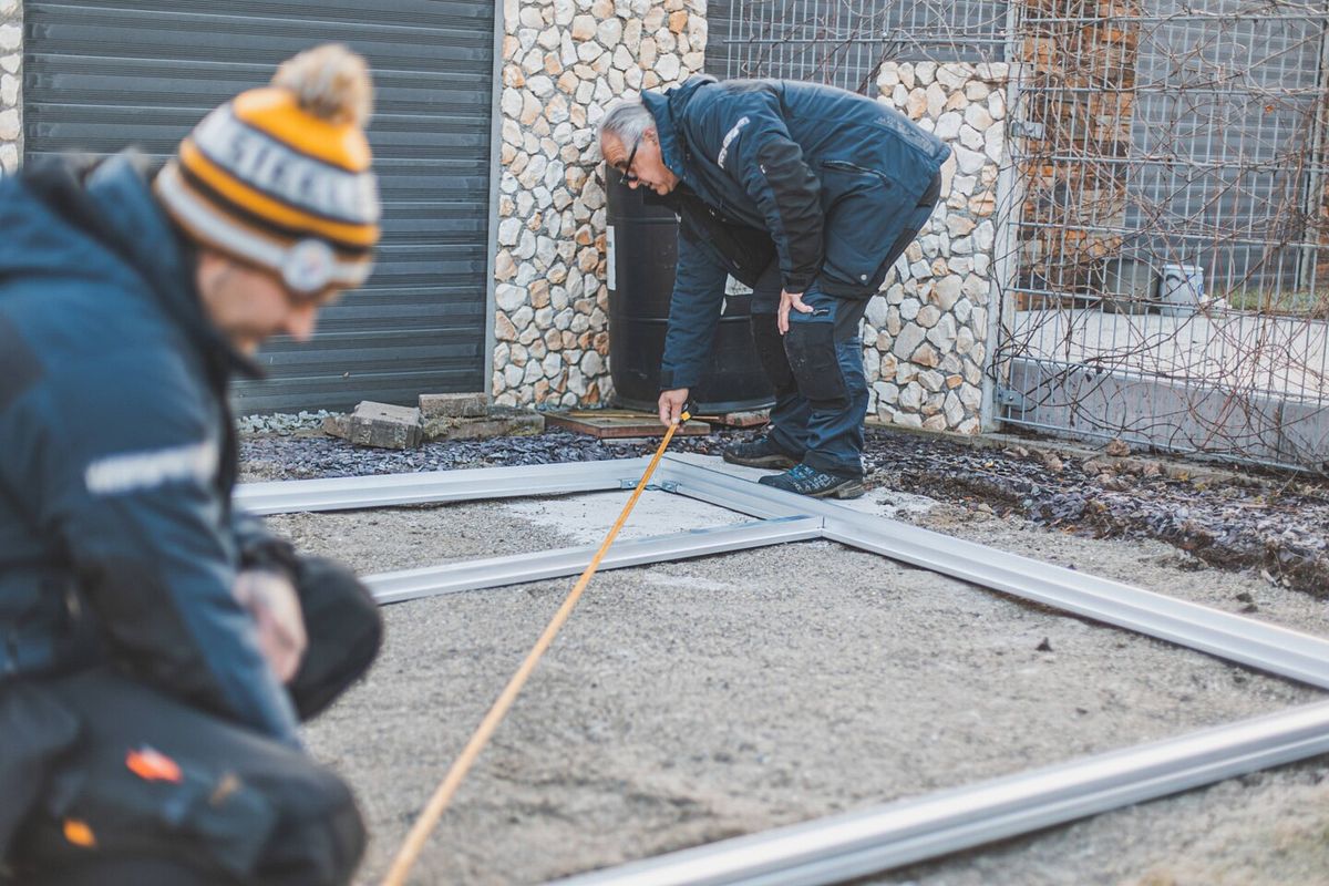 Messen sie den Standort für das Fundament korrekt aus