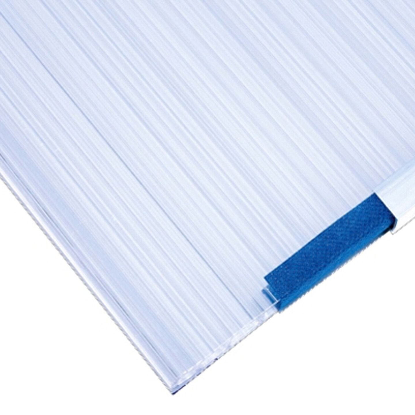 Doppelstegplatten aus Polycarbonat werden üblicherweise zur Dacheindeckung von Terrassendächern eingesetzt