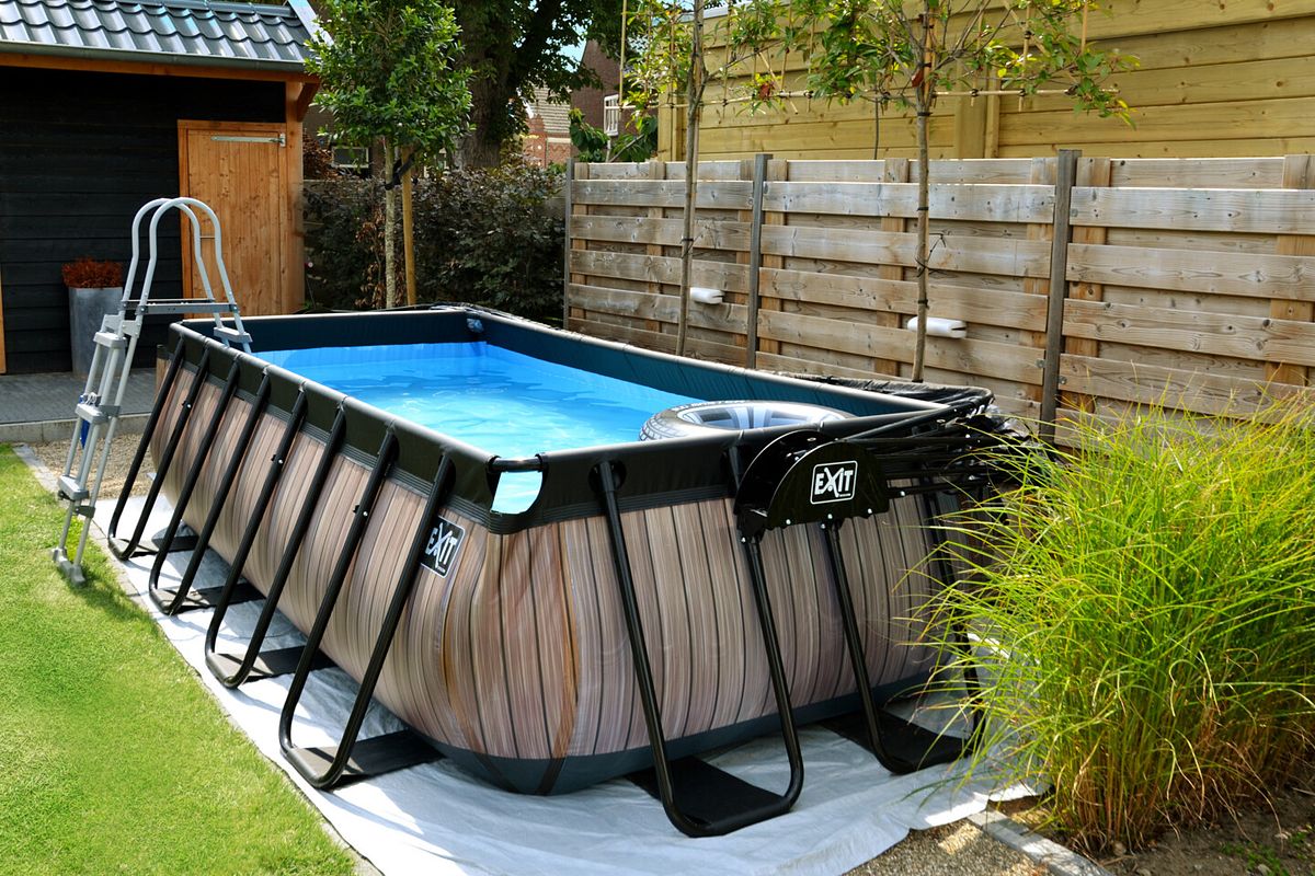 Großer Frame Pool mit einem stabilen Metallrahmen
