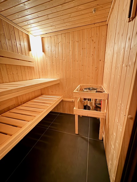 Karibu Sauna Lilja Teaser Bild 2