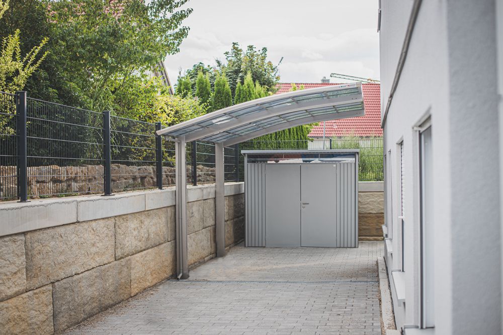 Der fertige Ximax Carport steht