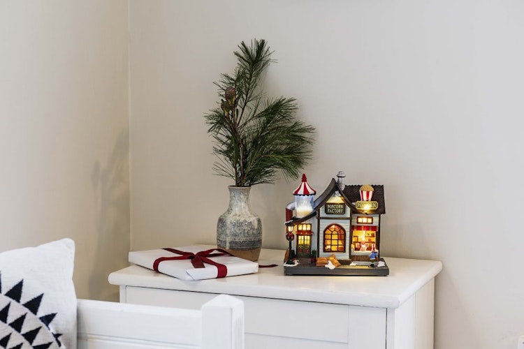 Konstsmide Weihnachtsbeleuchtung  LED Szenerie Popcornfabrik mit Animation