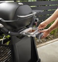 Vorschaubild Weber Q3200N+ Gasgrill mit Rollwagen - Black