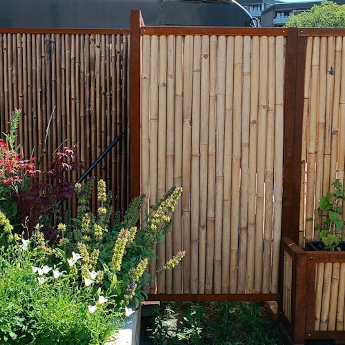 BambusBASIS Modul5 Zaunfeld mit Abschlussprofilen Cortenstahl 