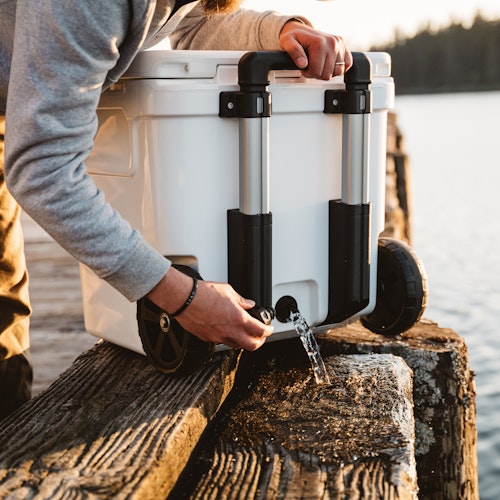 YETI Kühlbox auf Rädern ROADIE 48