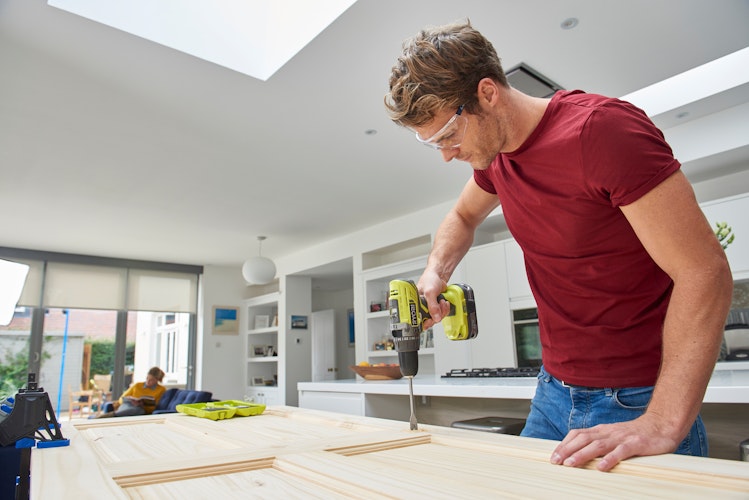 Ryobi 2-Gang Akku-Schlagbohrschrauber R18PD3-242S