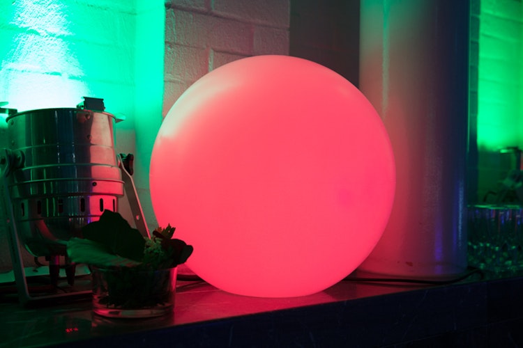 8 seasons design LED-Kugelleuchte Shining Globe (RGB), verschiedene Größen