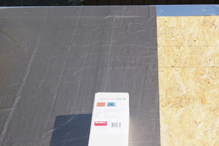 Wolff Finnhaus hochwertige, selbstklebende Dachbahn - Rolle mit 5 m²