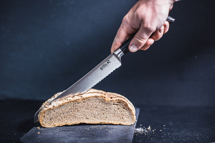 Grills.de Brotmesser mit Eichenholzgriff 22cm