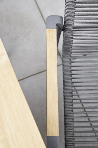 Diamond Garden Stapelstuhl VALENCIA, Edelstahl Dunkelgrau / Rope Grau / Teak-Armlehnen