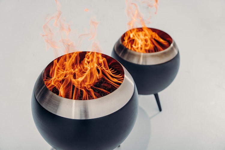 höfats MOON 45 Feuerschale mit hohem Fuß