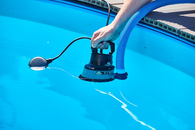 Heissner Pool-Tauchpumpe mit Soft-Standfuß 8500 l/h