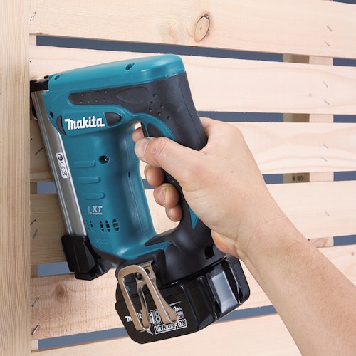 Makita Akku-Tacker DST221Z