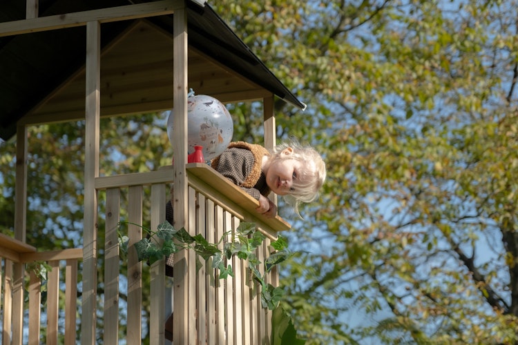 EXIT Panorama 350 Holzspielhaus mit Rutsche und Matschküche