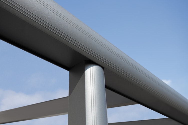 Skan Holz Aluminium Terrassenüberdachung Monza Breite 648 cm mit Echtglas-Dach