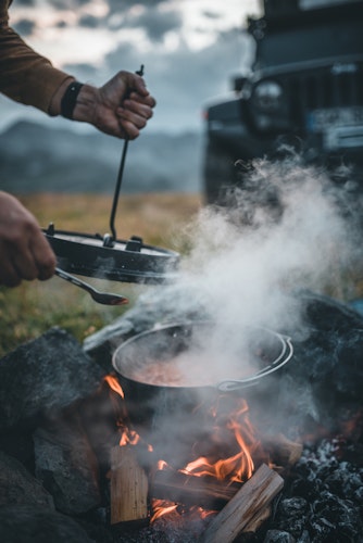 Petromax Feuertopf FT9 mit Füßen