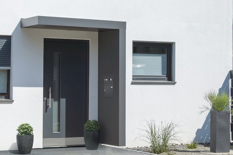 Gutta Rechteckvordach BS Plus 160 Sondermaß und Sonderfarbe inkl. Seitenteil und Briefkasten (neues Modell)