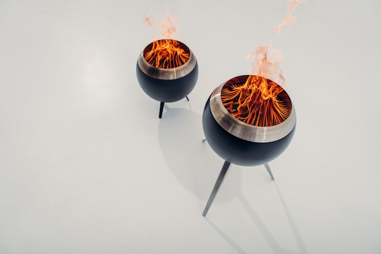 höfats MOON 45 Feuerschale mit hohem Fuß