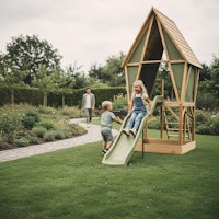 EXIT Yuki 550 Holzspielhaus mit Rutsche, Sandkasten und Matschüche