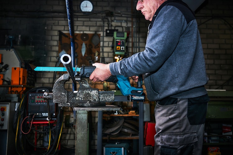 Makita Akku-Reciprosäge JR001GZ