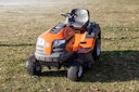 Vorschaubild Husqvarna Rasentraktor TC 138 - mit gratis Abdeckhaube