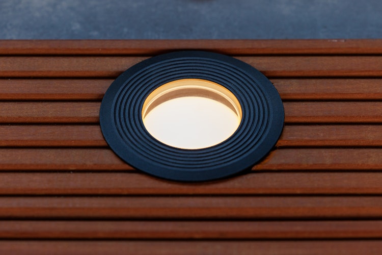 Lightpro Bodeneinbaustrahler Onyx 90 RA 12V mit anthrazitfarbenen Ring 76 lm