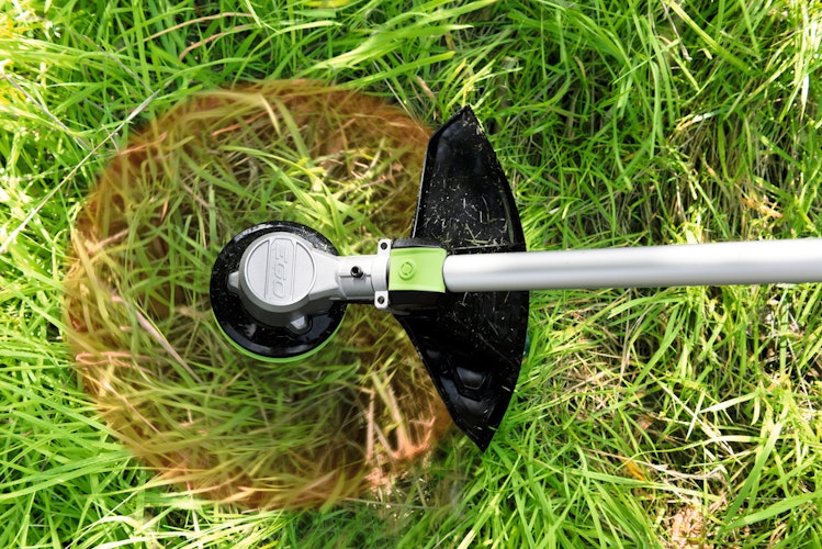 EGO Power Akku-Rasentrimmer ST1511E inkl. Akku BA1400T + Ladegerät CH2100E