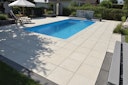 Vorschaubild WESERWABEN® Terrassenplatte Aquitaine  Betonweiß 49,5 x 49,5 x 3,2 cm
