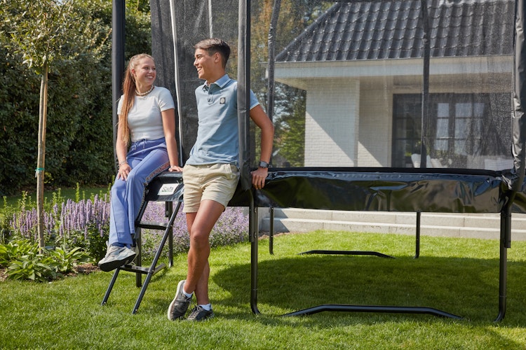 Salta Trampolin First Class Ø 305 cm mit Sicherheitsnetz und Leiter
