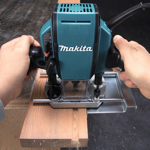 Makita Oberfräse RP0900J
