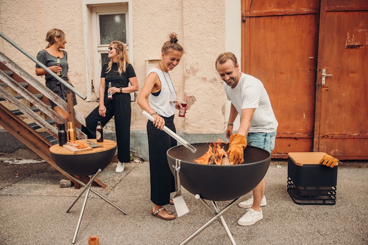 höfats BOWL 57 Feuerschale mit Dreibein