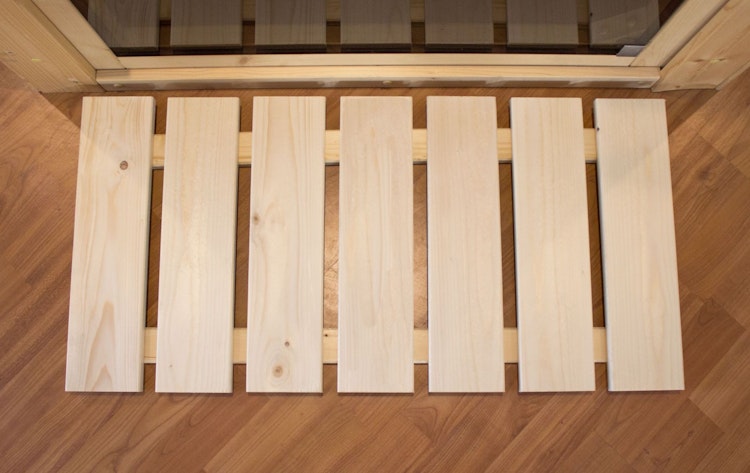 Karibu Bodenrost aus Fichtenholz 38 x 77 cm