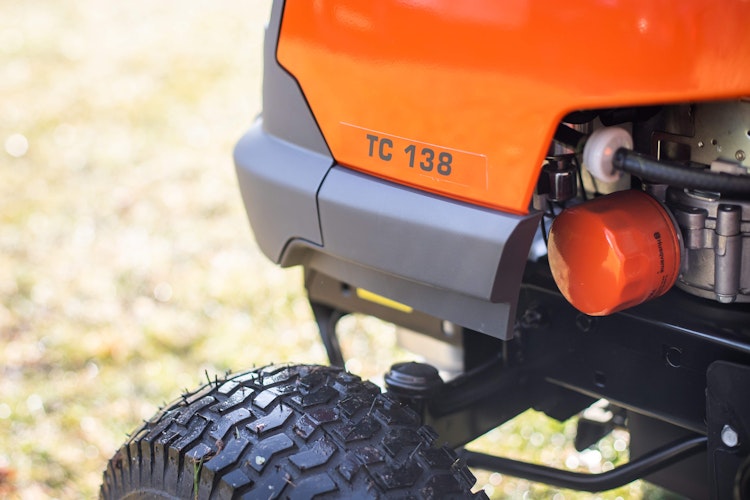 Husqvarna Rasentraktor TC 138 - mit gratis Abdeckhaube