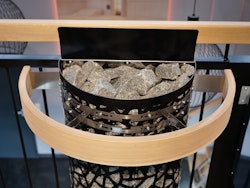 Infraworld Reling für Saunaofen Atlas Wall (halbrund, in Zeder mit Halterung)