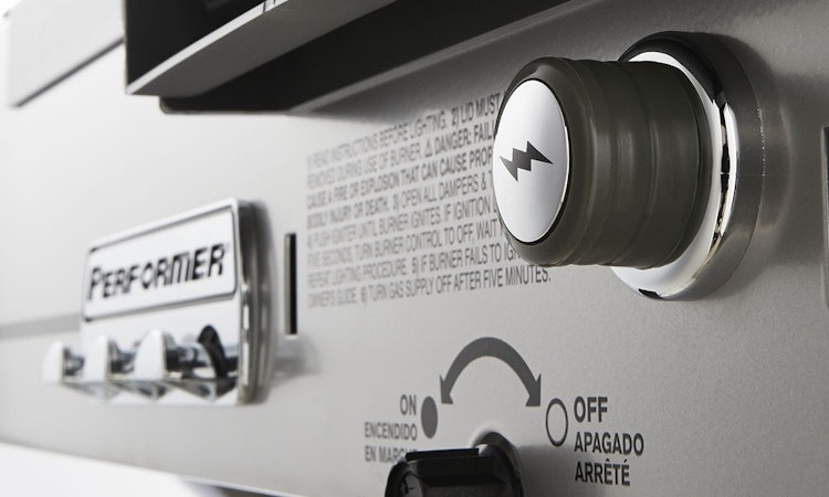 Weber Holzkohlegrill PERFORMER DELUXE GBS Ø 57 cm - Black