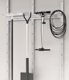 Hörmann Gerätehalter lang für Gerätehaus Juno Breite 96 cmZubehörbild