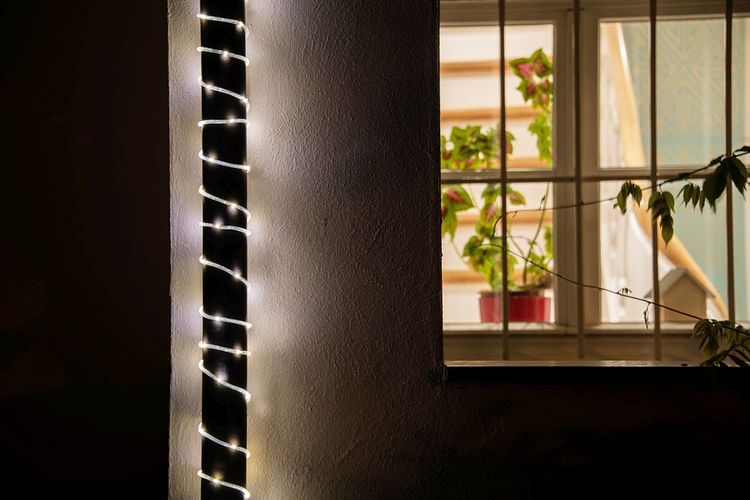 Konstsmide Weihnachtsbeleuchtung  LED Mini Lichterschlauch 65 warmweiße Dioden 5m