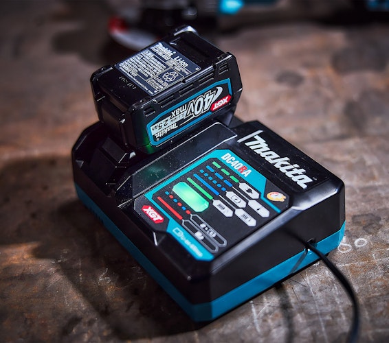 Makita Schnellladegerät DC40RA 191E07-8