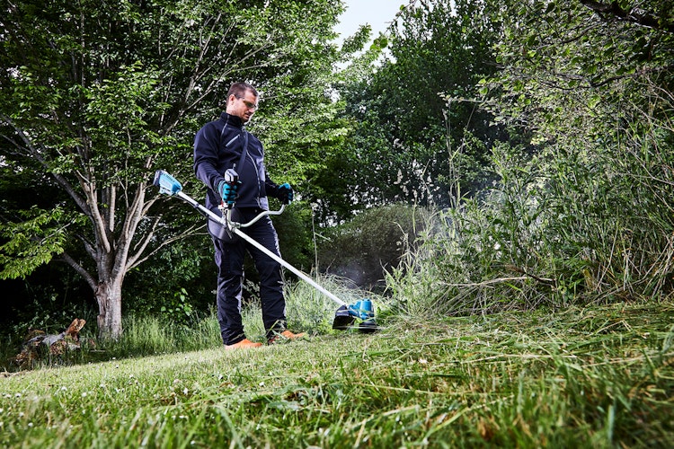 Makita Akku-Rasentrimmer DUR190UZX9