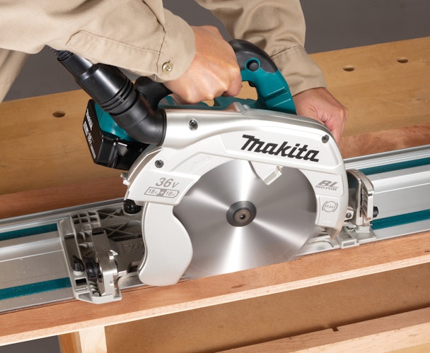 Makita Akku-Handkreissäge DHS900ZU