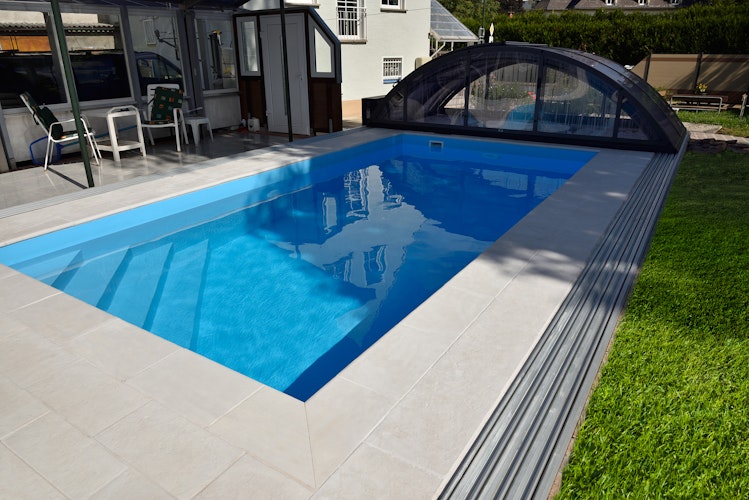 WESERWABEN® Pool- / Beckenrandsteine - Aquitaine Betonweiß