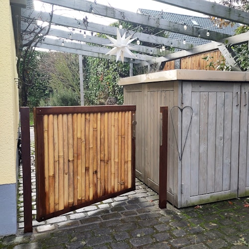 BambusBASIS Modul5 Tür mit Cortenstahlrahmen