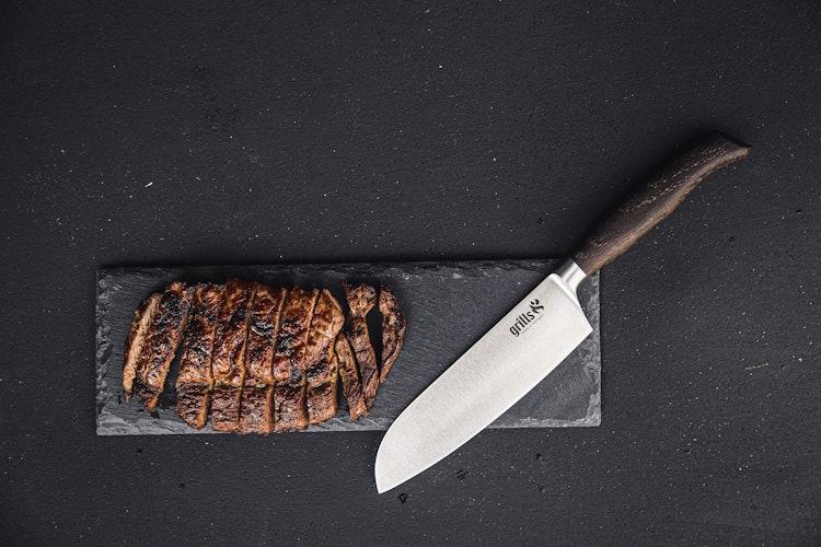 Grills.de Santokumesser mit Eichenholzgriff 16cm