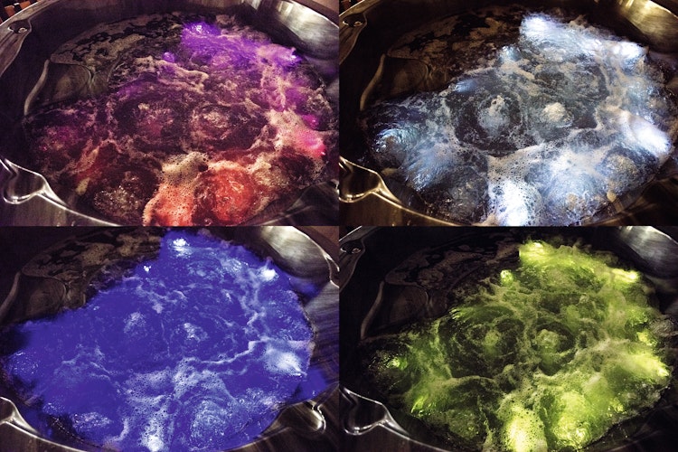 Wolff Finnhaus Badebottich Hot Tub Typ 5 Ø 225 cm mit Acrylwanne, Massagesystem, Luftsprudelsystem & LED-Beleuchtung