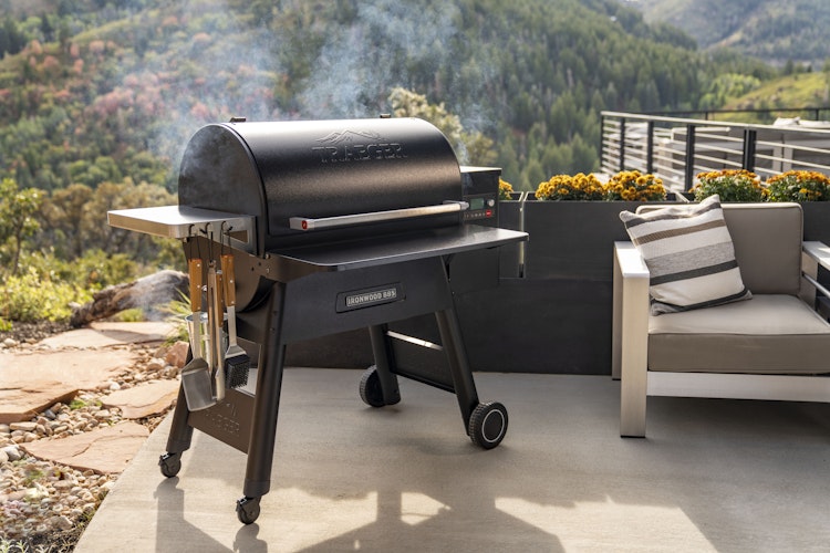 Traeger Pelletgrill IRONWOOD 650  - GRILLEN & SPAREN BUNDLE