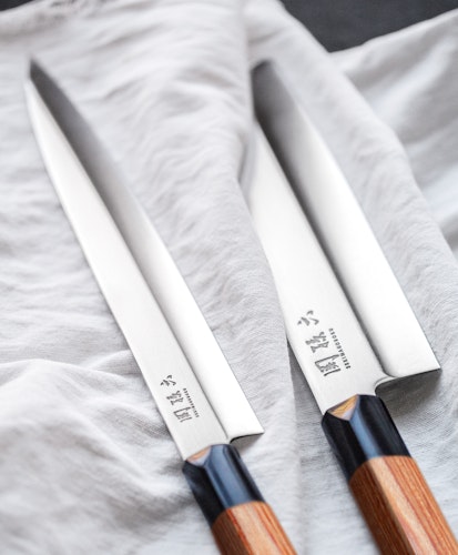 KAI Santokumesser SEKI MAGOROKU RED WOOD 6.75" (17,0 cm)