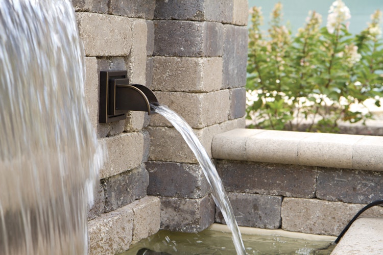 Oase Wasserspeier Wand Quadrat Bronze