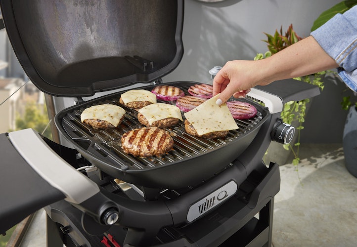Weber Q1200N Gasgrill mit Stand - Black
