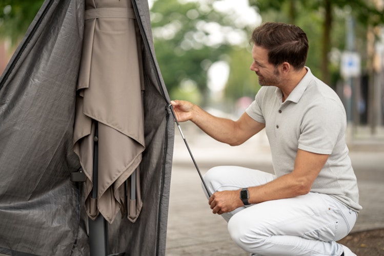 Winza Outdoor Covers Premium Schutzhülle für Sonnenschirm 450-500 cm, 275 x 70 cm - Abverkauf