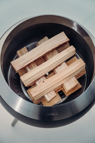 höfats MOON 45 Feuerschale mit hohem Fuß